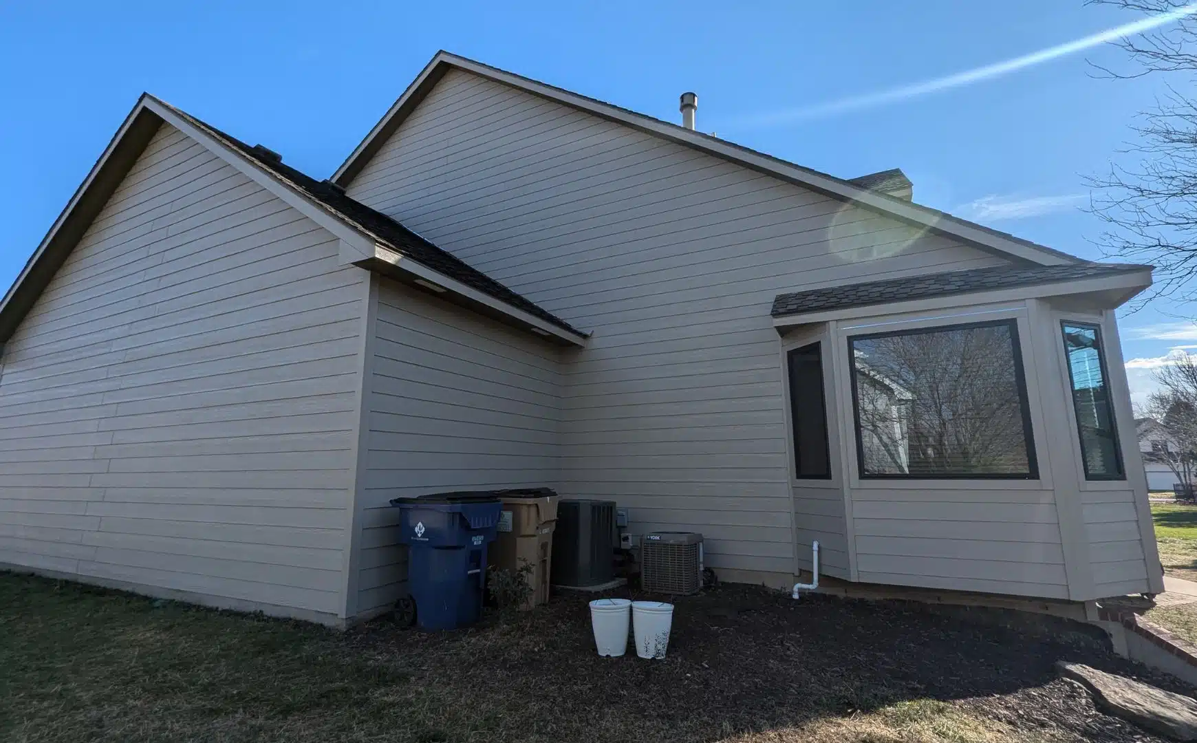 Vinyl Siding Replacement Contractor - Siding Installation Service Wichita KS